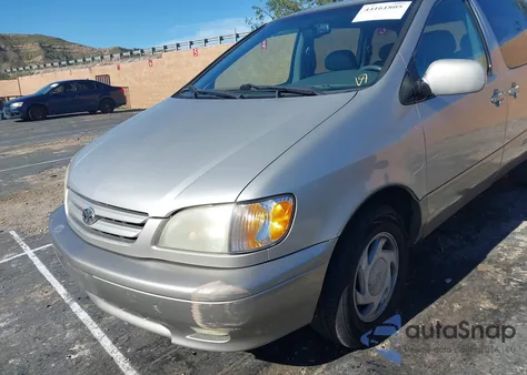 2002 Toyota Sienna Xle z USA, uszkodzony, nr VIN 4T3ZF13C02U453728